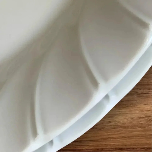 Sheffield Vintage Bone White Porcelain Fine China Dinner Plate 2 Pieces 10.25" - Picture 7 of 8